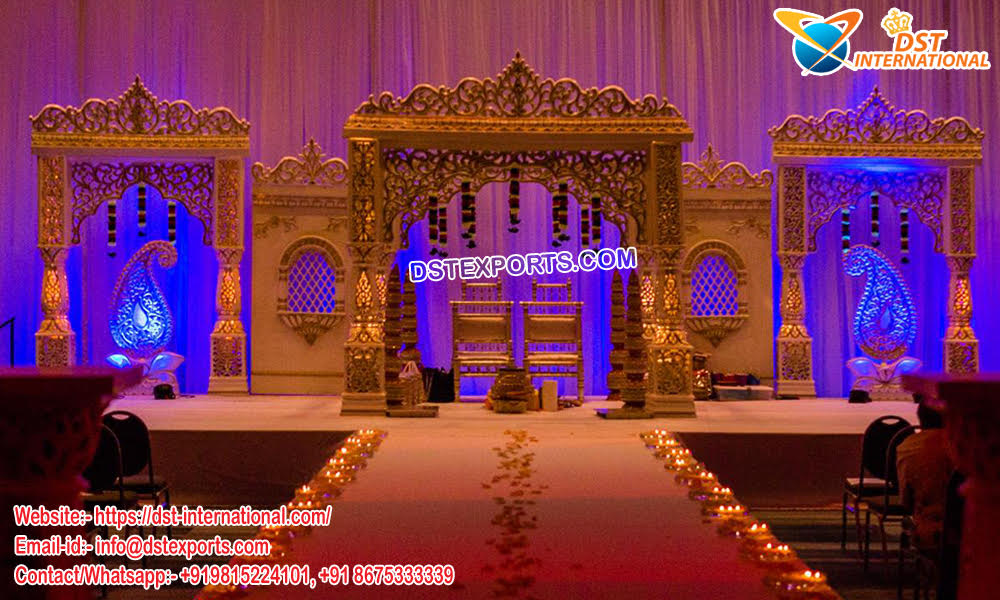 Exclusive Golden Bollywood Pillars Wedding Mandap